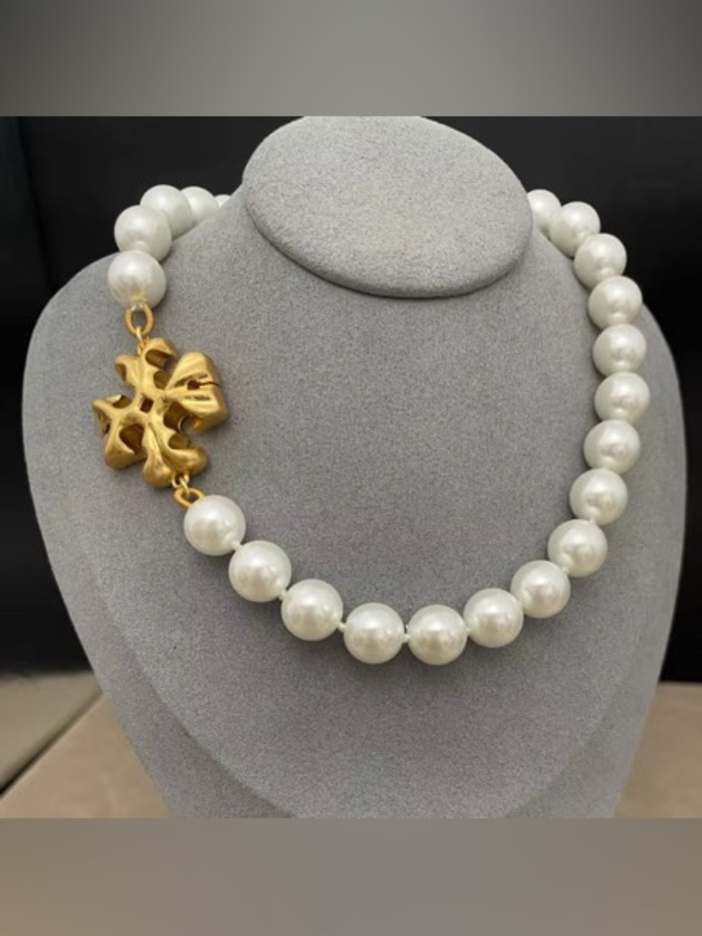 Tory Burch Classic White Pearl Necklace with Gold Accent